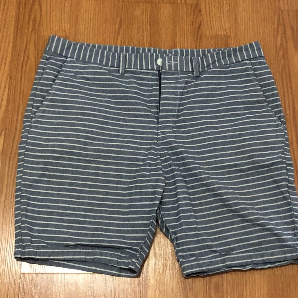 Men’s Size 40 Slim Blue and White Striped Old Navy Shorts